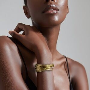 *NEW* 14K Gold Plated Layered Hoop Bracelet